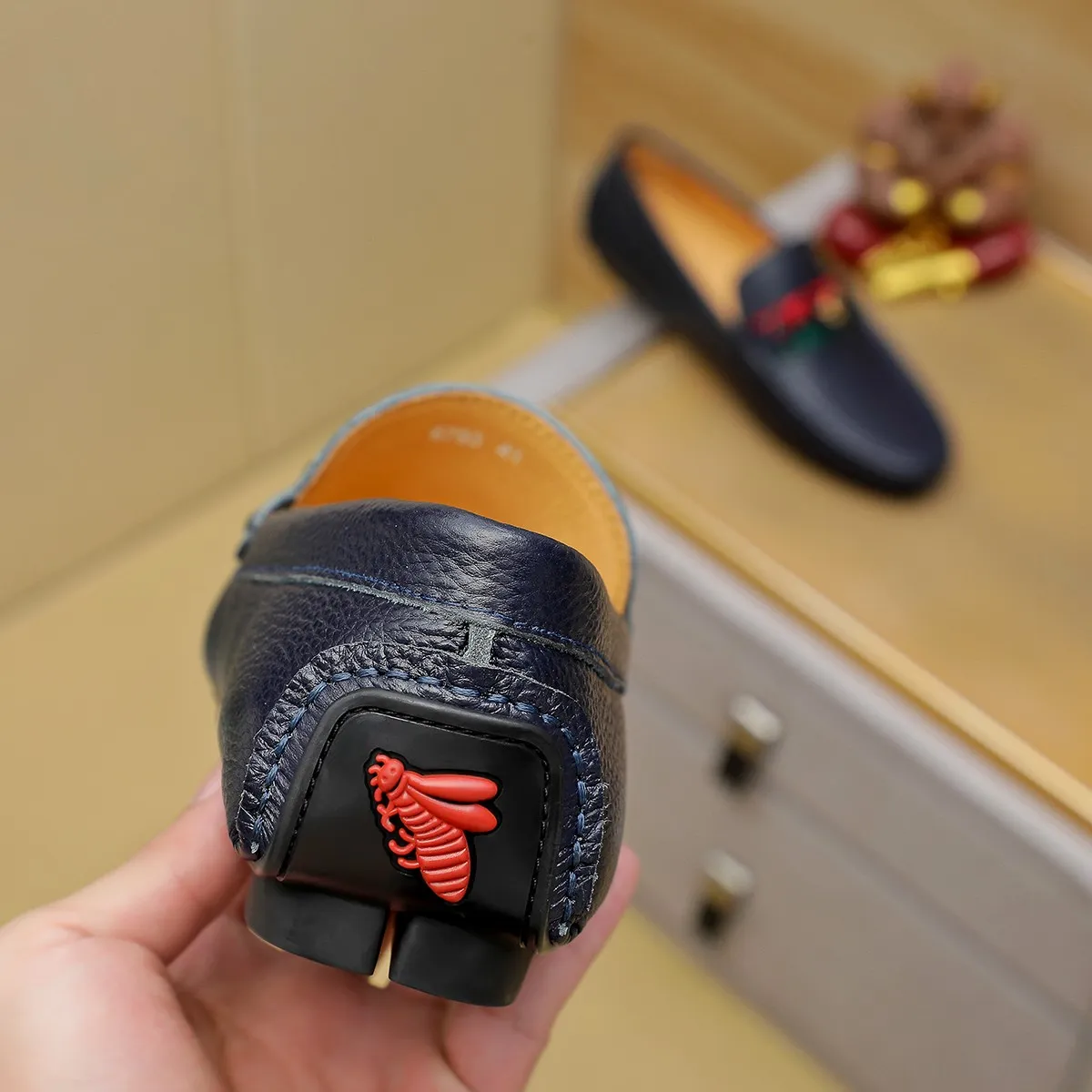 Men's shoes 💰360💰💰GUCCI Gucci official website synchronizes the latest model 🛃The upper is made of imported cowhide, 🐷leather lining, rubber outsole, 🎩🎩top-notch handcrafted workmanship with fine stitches and threads🔍definitely satisfy those perfectionist men who pursue high luxury quality 👏 Colors available! Code number 38-45 Large quantity in stock
